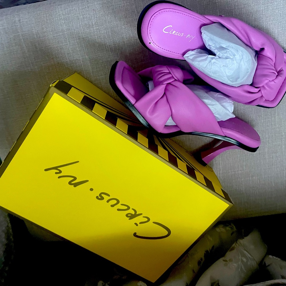 Beautiful Brand New SIM MULES by Sam Edelman’s Circus NY. Have 4 colors.